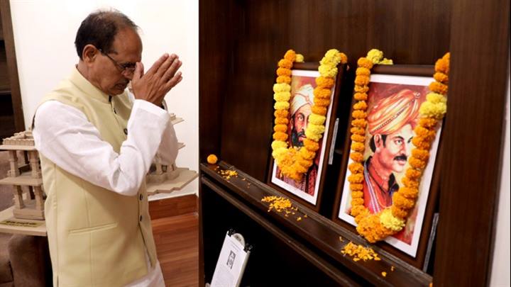 मुख्यमंत्री श्री चौहान ने स्वतंत्रता सेनानी राजा शंकर शाह और कुंवर रघुनाथ शाह के बलिदान दिवस पर श्रद्धा सुमन अर्पित किए